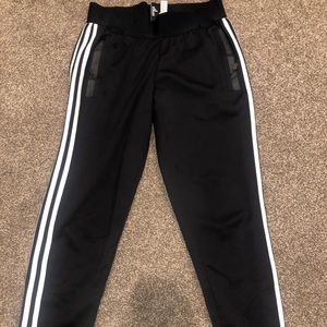 ADIDAS SWEATS